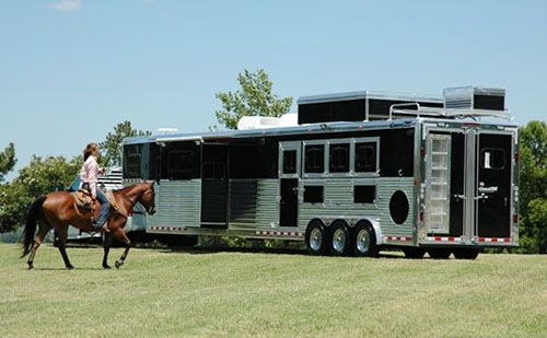 8,000 Torflex horse trailer